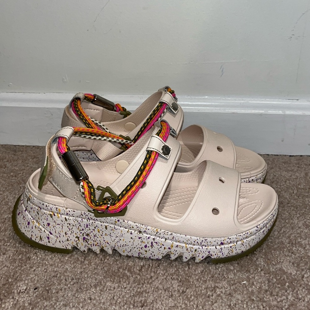 CROCS Multicolor Strap Sandals